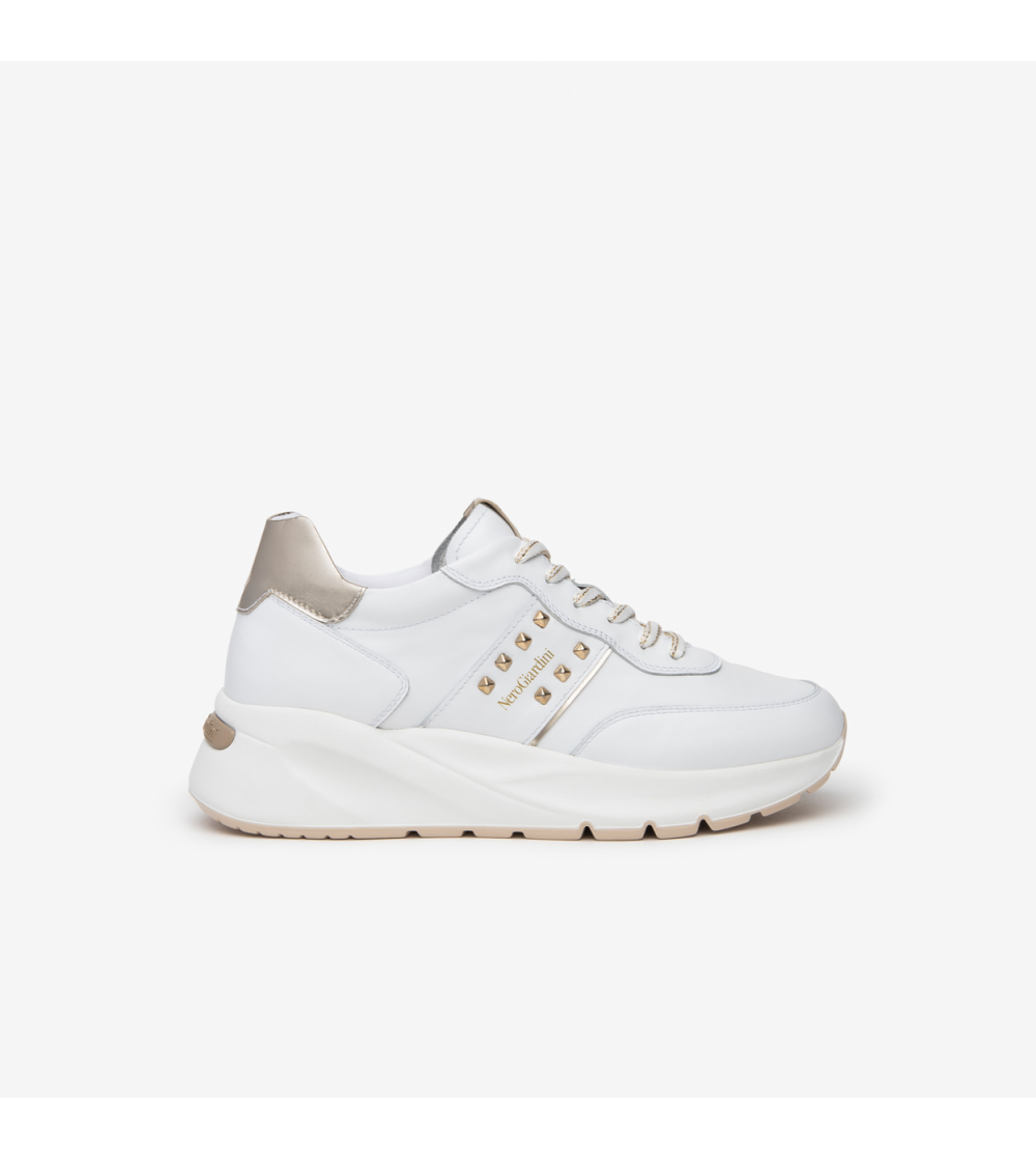 Nero Giardini Sneakers Balance Logo Borchie Bianco Platino