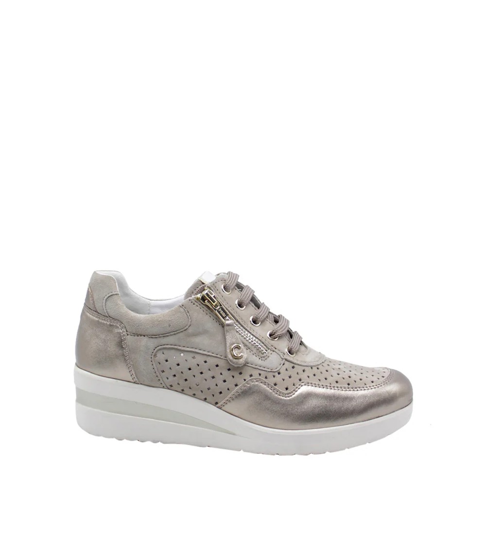 Cinzia Soft Sneakers Traforata Zeppa Dettagli Laminati Zip Sabbia
