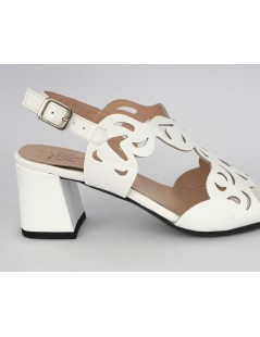 Confort Sandalo Tacco Medio Vernice Laserata Bianco