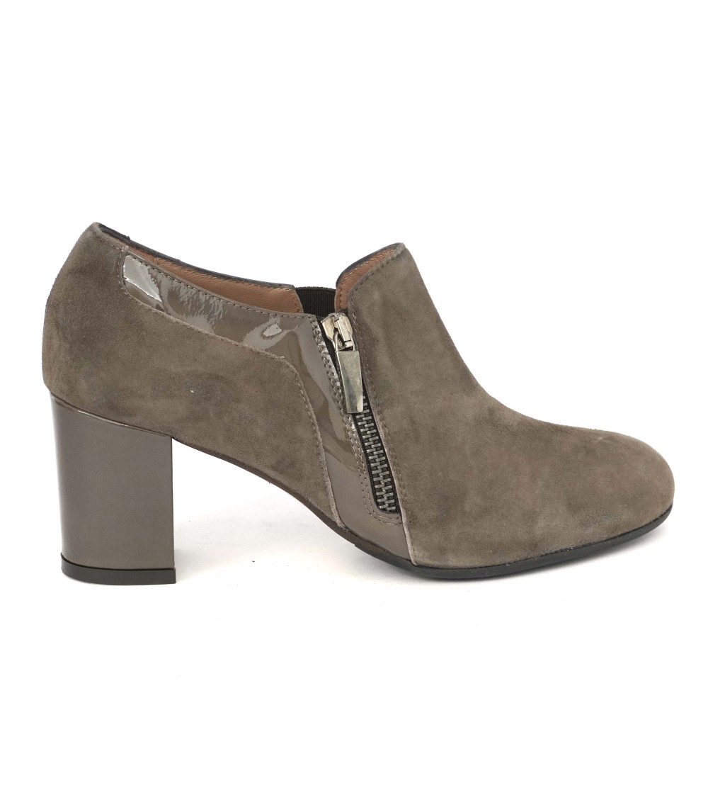 Confort Mocassino Accollato con Zip Vernice Camoscio Castagno