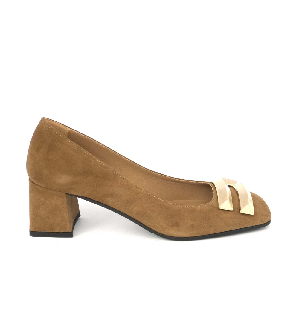 Noa Decollette Tacco Medio Logo Oro Camoscio Cuoio