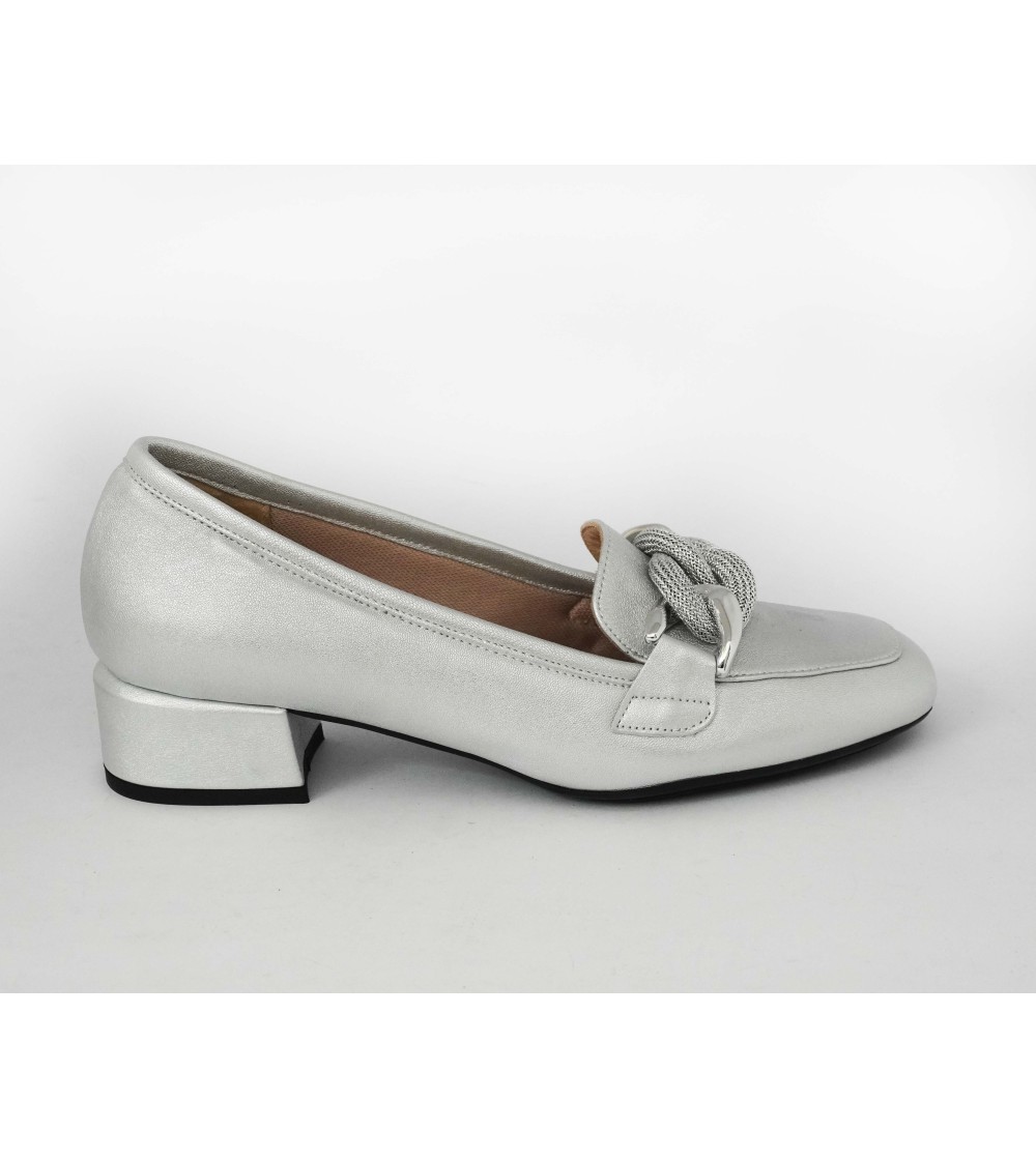 Confort Mocassino Tacco Medio con Accessorio Laminato Argento