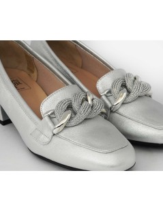 Confort Mocassino Tacco Medio con Accessorio Laminato Argento