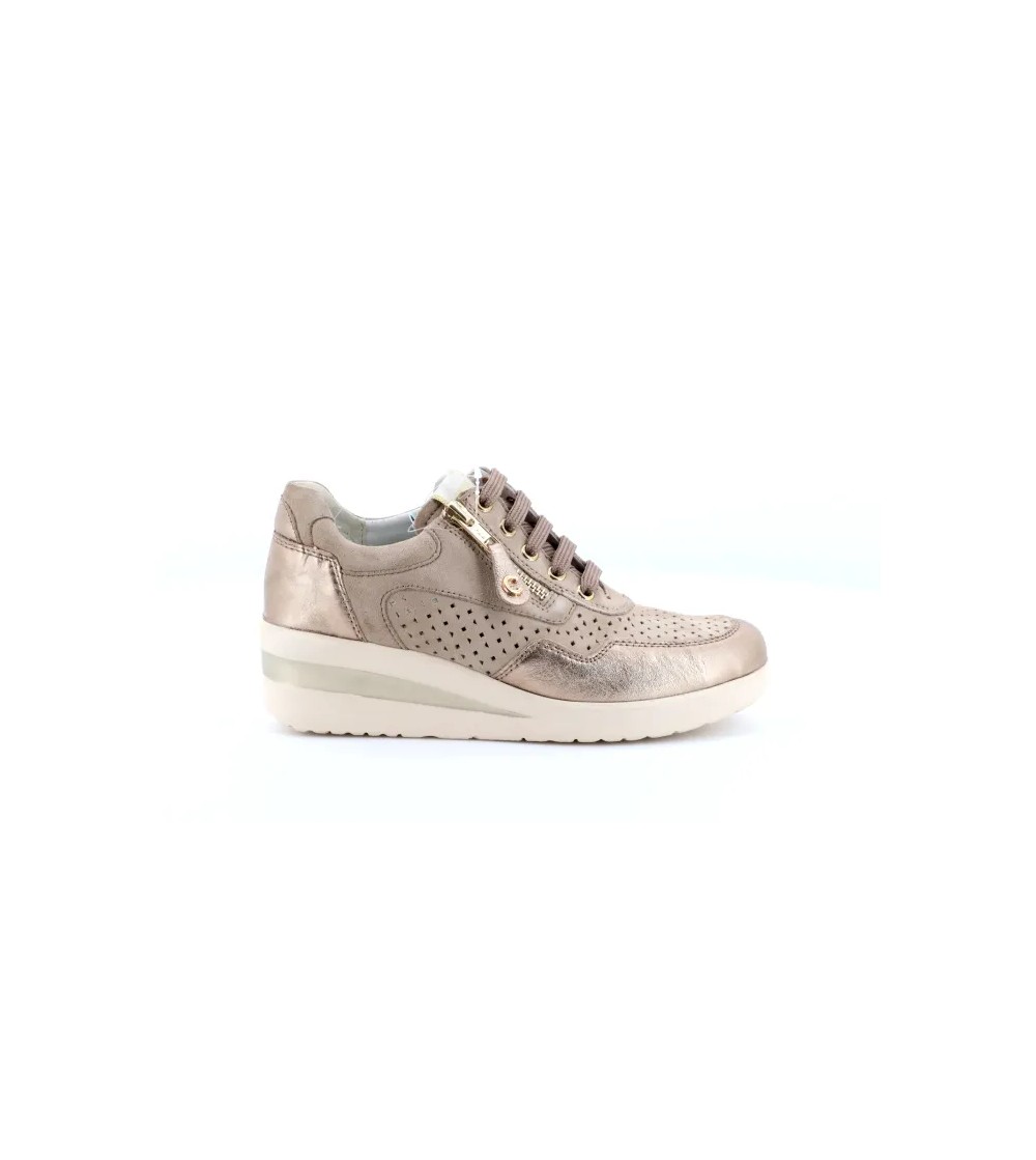 Cinzia Soft Sneakers Agile Traforata con Zip Camoscio Laminato Sabbia