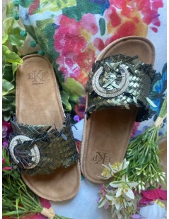 Ekp Ciabatta Monofascia Pelle Intrecciata Fibbia Strass Spilla Verde