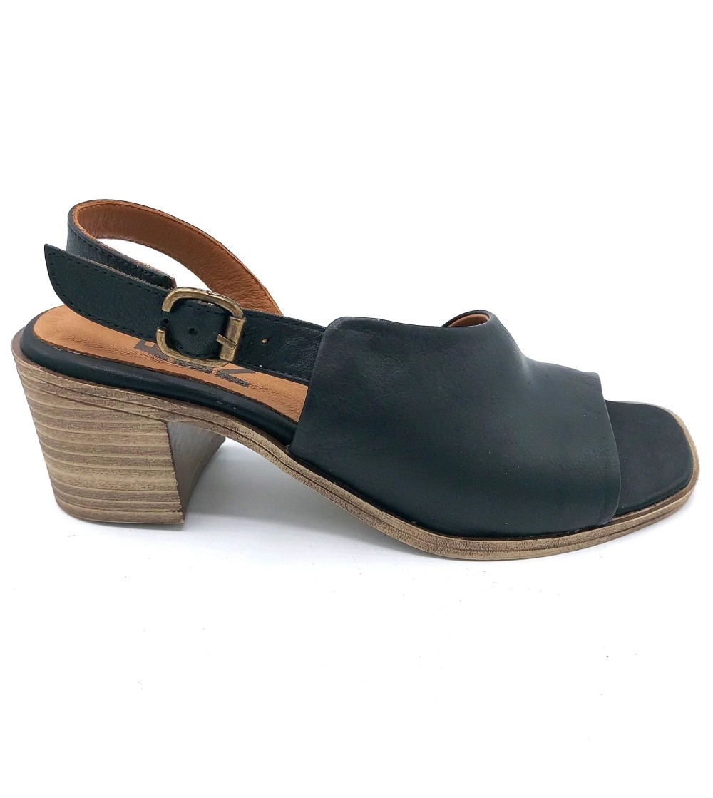 Bueno Sandalo Tacco Medio Fascia Trasversale Nero