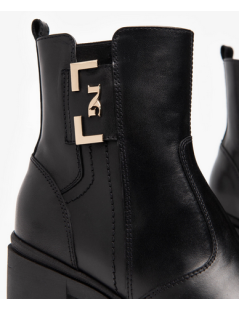 Nero Giardini Tronchetto Medio Zip Laterale Fibbia Logo Nero