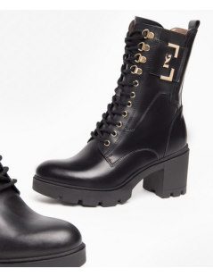 Nero Giardini Anfibio Tacco Medio Buchi e Passalacci Zip Elastici con Logo Nero