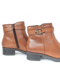 Cinzia Soft Tronchetto Tacco Medio Fibbia Nappa Marrone