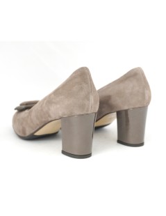 Confort Decollette Tacco Medio Spilla Castagno