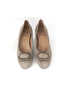 Confort Decollette Tacco Medio Spilla Castagno