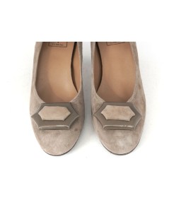 Confort Decollette Tacco Medio Spilla Castagno